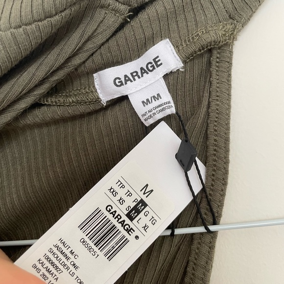 (2/$22) New garage asymmetrical top - Picture 2 of 2